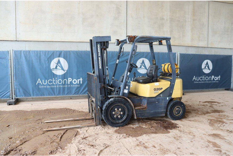 Daewoo-Doosan G20P-3 - Empilhadeira a gás: foto 1 Daewoo-Doosan G20P-3 - Empilhadeira a gás: foto 1