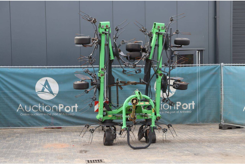 Deutz Fahr CondiMaster 9021 - Ancinho enleirador: foto 1 Deutz Fahr CondiMaster 9021 - Ancinho enleirador: foto 1