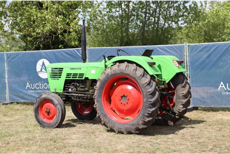 Deutz Fahr D6806 - Trator: foto 3 Deutz Fahr D6806 - Trator: foto 3
