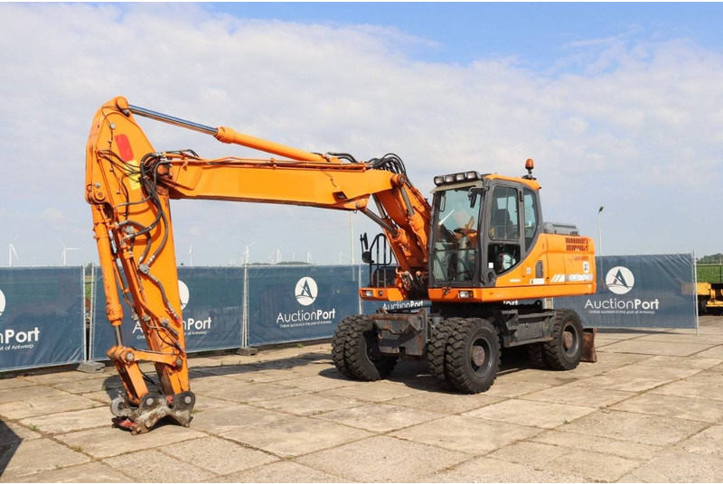 Escavadeira de rodas Doosan DX190W-3: foto 9