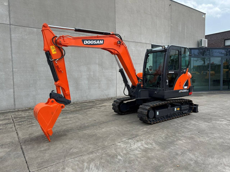 Doosan DX55-9C - Escavadora de rastos: foto 1 Doosan DX55-9C - Escavadora de rastos: foto 1