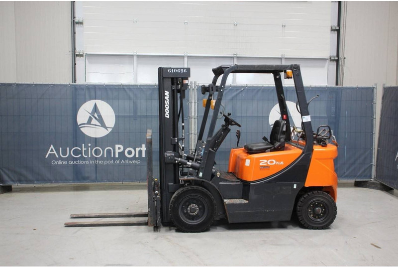 Doosan G20GP - Empilhadeira a gás: foto 1 Doosan G20GP - Empilhadeira a gás: foto 1