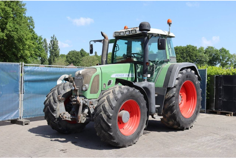 Trator Fendt 718: foto 8