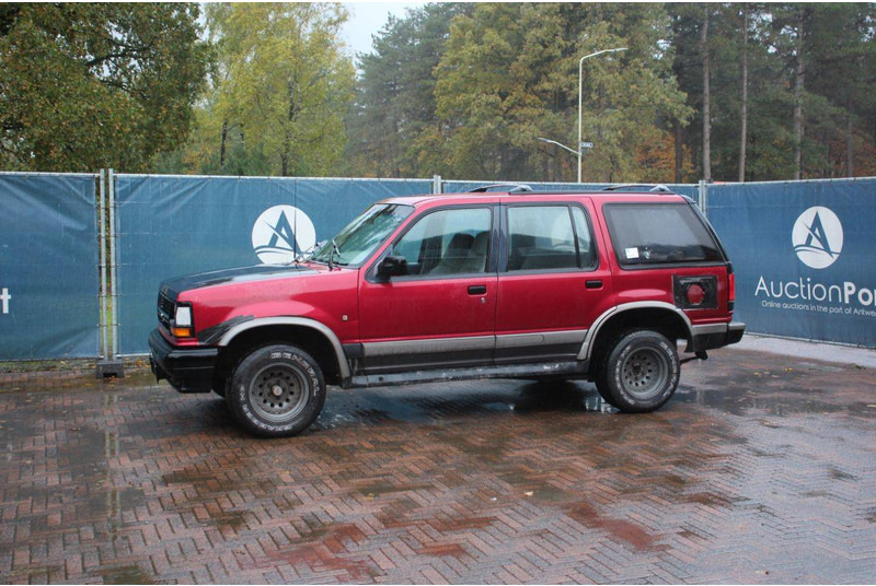 Ford Explorer - SUV: foto 1 Ford Explorer - SUV: foto 1