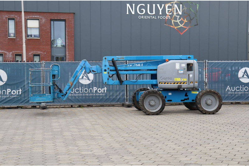 Genie Z-45/25J - Plataforma articulada: foto 1 Genie Z-45/25J - Plataforma articulada: foto 1