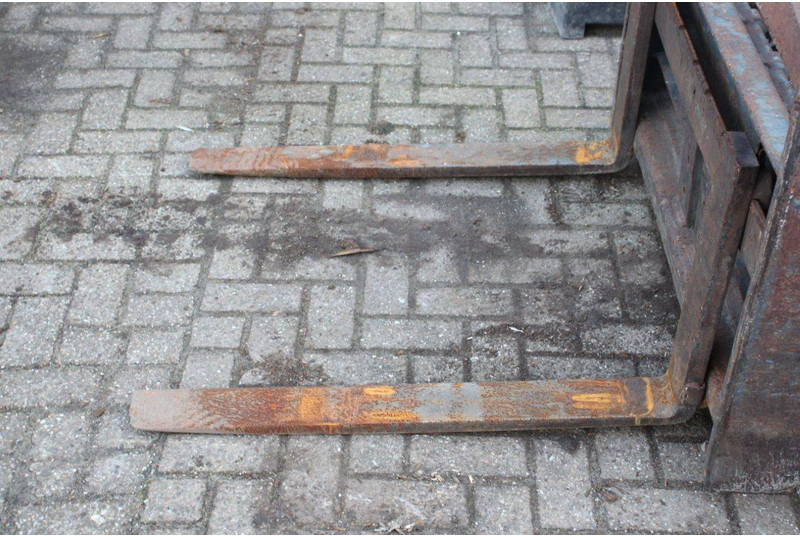 Pá carregadora de rodas Giant V881T: foto 11