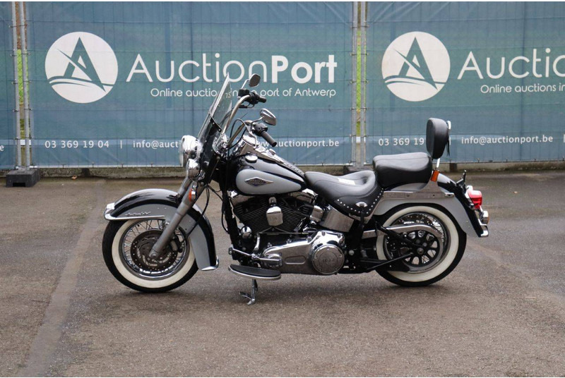 Harley-Davidson Heritage Softail Classic - Motocicleta: foto 1 Harley-Davidson Heritage Softail Classic - Motocicleta: foto 1