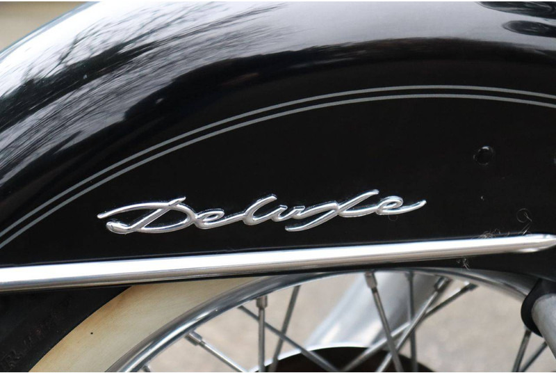 Motocicleta Harley-Davidson Softail Deluxe: foto 13 Motocicleta Harley-Davidson Softail Deluxe: foto 13