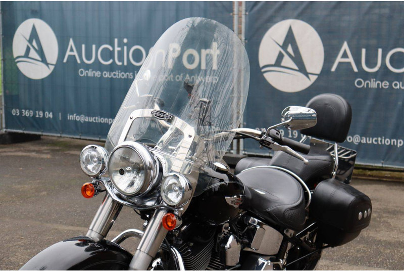 Motocicleta Harley-Davidson Softail Deluxe: foto 11 Motocicleta Harley-Davidson Softail Deluxe: foto 11