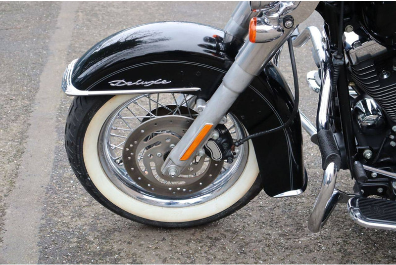 Motocicleta Harley-Davidson Softail Deluxe: foto 14 Motocicleta Harley-Davidson Softail Deluxe: foto 14