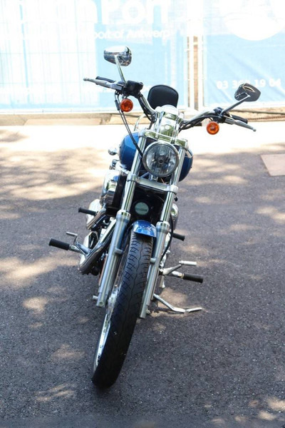 Motocicleta Harley-Davidson Sporster XL1200 Custom: foto 8 Motocicleta Harley-Davidson Sporster XL1200 Custom: foto 8