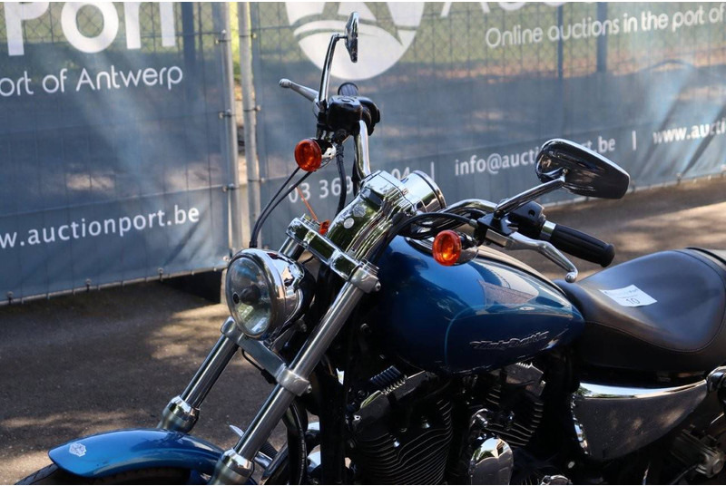 Motocicleta Harley-Davidson Sporster XL1200 Custom: foto 13 Motocicleta Harley-Davidson Sporster XL1200 Custom: foto 13