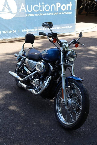 Motocicleta Harley-Davidson Sporster XL1200 Custom: foto 7 Motocicleta Harley-Davidson Sporster XL1200 Custom: foto 7