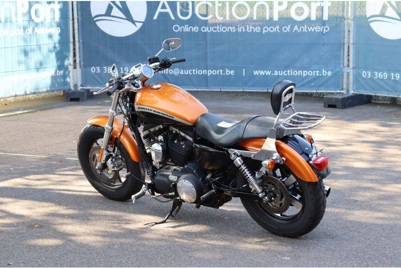 Harley-Davidson Sportster XL1200 Custom - Motocicleta: foto 3 Harley-Davidson Sportster XL1200 Custom - Motocicleta: foto 3