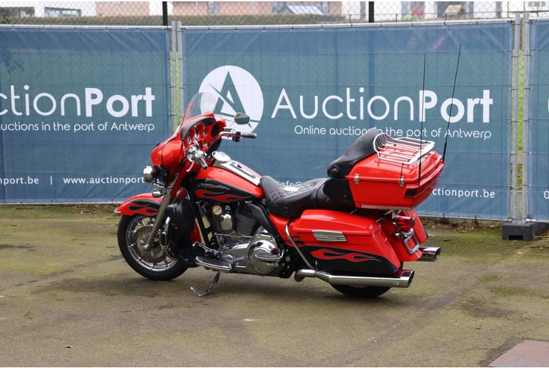 Harley-Davidson Ultra Classic CVO - Motocicleta: foto 3 Harley-Davidson Ultra Classic CVO - Motocicleta: foto 3