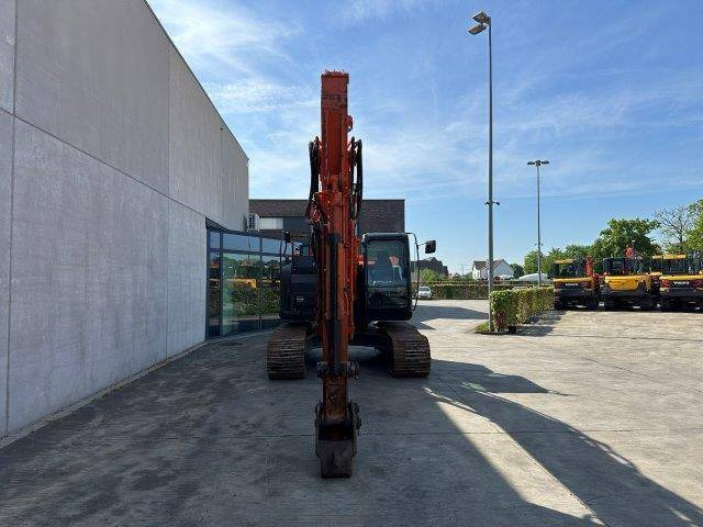 Hitachi ZX225USLC-6 - Escavadora de rastos: foto 2 Hitachi ZX225USLC-6 - Escavadora de rastos: foto 2