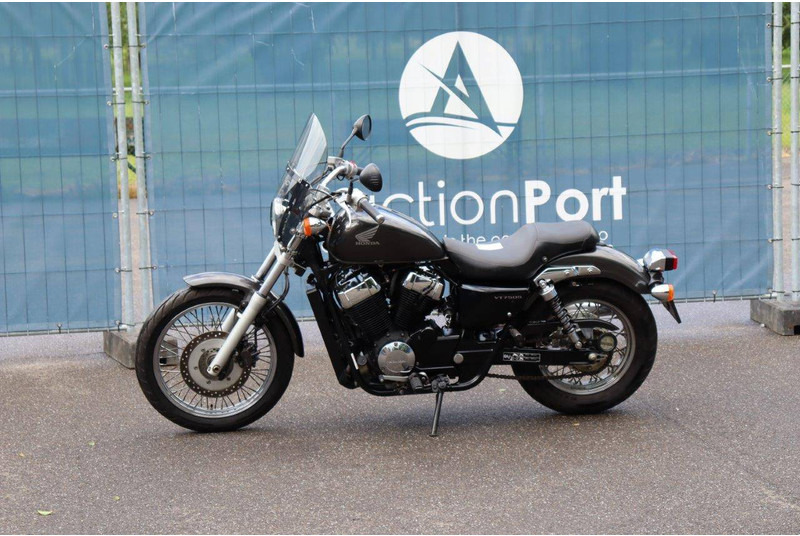 Honda VT750 - Motocicleta: foto 1 Honda VT750 - Motocicleta: foto 1