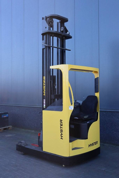 Hyster - Empilhador retráctil: foto 3 Hyster - Empilhador retráctil: foto 3