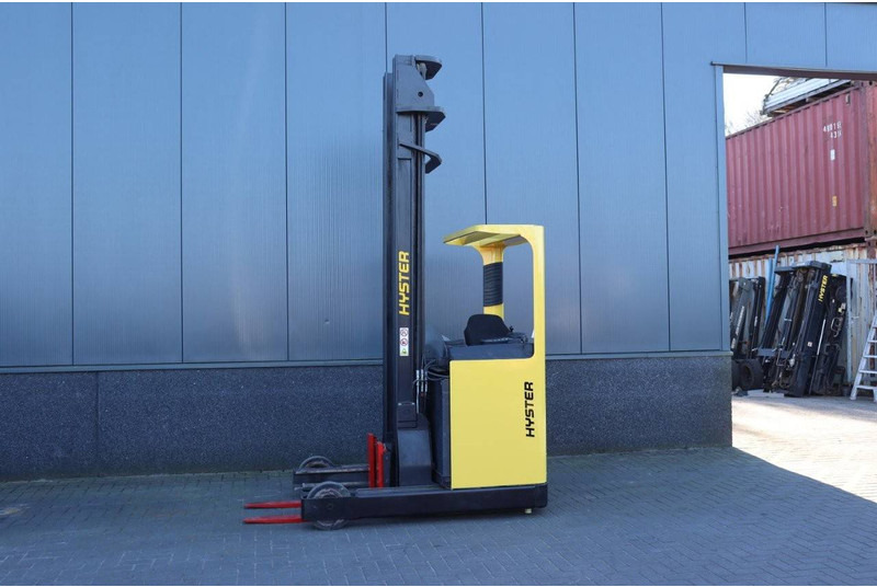Hyster - Empilhador retráctil: foto 1 Hyster - Empilhador retráctil: foto 1
