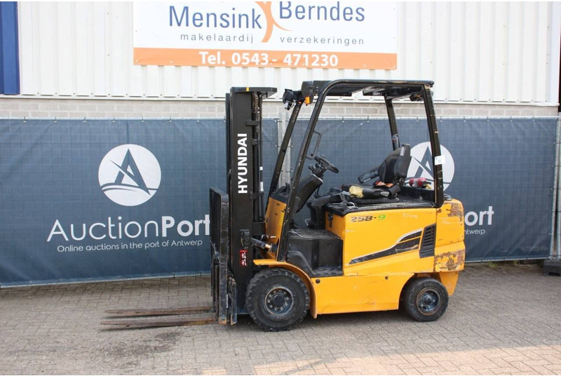 Hyundai 15B-9 - Empilhadeira elétrica: foto 1 Hyundai 15B-9 - Empilhadeira elétrica: foto 1