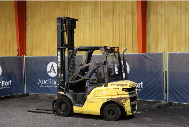 Hyundai 25D-9 - Empilhadeira a diesel: foto 3 Hyundai 25D-9 - Empilhadeira a diesel: foto 3