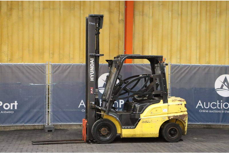 Hyundai 25D-9 - Empilhadeira a diesel: foto 1 Hyundai 25D-9 - Empilhadeira a diesel: foto 1