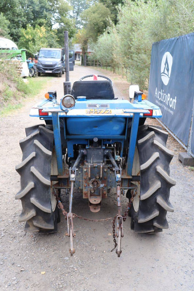 Iseki TU180F - Trator: foto 5 Iseki TU180F - Trator: foto 5