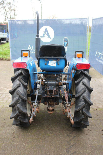 Iseki TU1900F - Trator: foto 4 Iseki TU1900F - Trator: foto 4