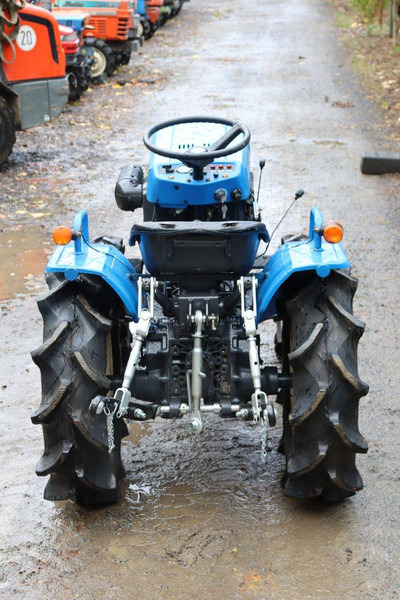 Iseki TX1410F - Trator: foto 5 Iseki TX1410F - Trator: foto 5