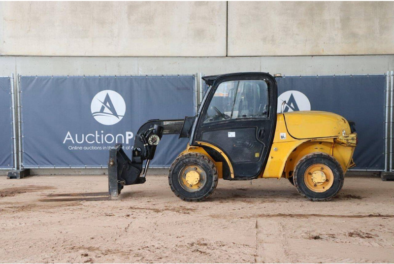 JCB 520-40 - Empilhador telescópico: foto 2 JCB 520-40 - Empilhador telescópico: foto 2