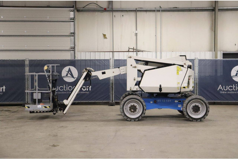 JLG H340AJ 4 WD - Plataforma articulada: foto 2 JLG H340AJ 4 WD - Plataforma articulada: foto 2