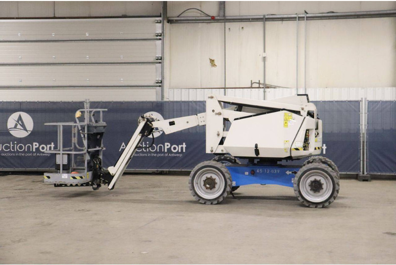 JLG H340AJ 4 WD - Plataforma articulada: foto 3 JLG H340AJ 4 WD - Plataforma articulada: foto 3