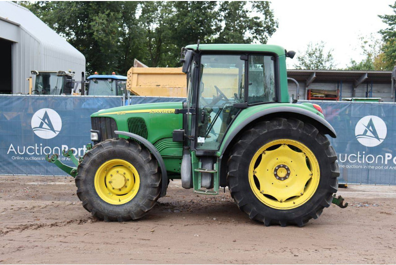 John Deere 6120 - Trator: foto 2 John Deere 6120 - Trator: foto 2