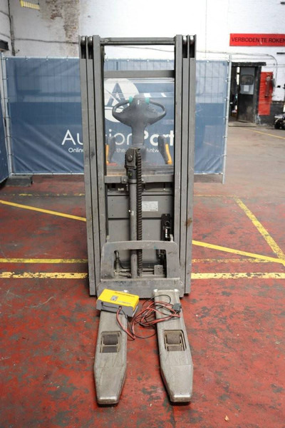 Stacker Jungheinrich ERC 212: foto 8