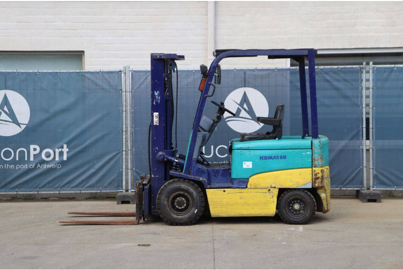 Komatsu FB25EX-8 - Empilhadeira elétrica: foto 2 Komatsu FB25EX-8 - Empilhadeira elétrica: foto 2