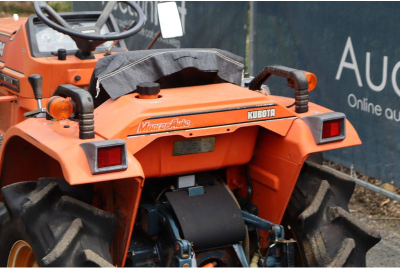 Trator Kubota B1-14 Bulltra: foto 17 Trator Kubota B1-14 Bulltra: foto 17