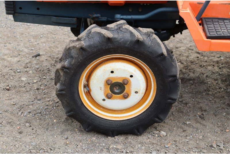 Trator Kubota B1-14 Bulltra: foto 15 Trator Kubota B1-14 Bulltra: foto 15