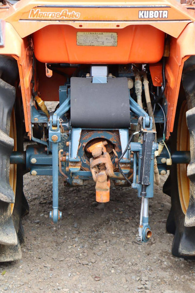 Trator Kubota B1-14 Bulltra: foto 19 Trator Kubota B1-14 Bulltra: foto 19