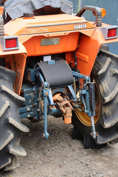 Trator Kubota B1-14 Bulltra: foto 18 Trator Kubota B1-14 Bulltra: foto 18