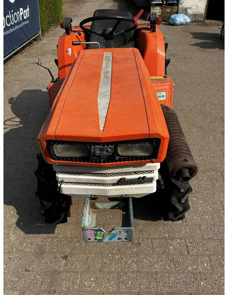 Kubota B1600E - Trator: foto 5 Kubota B1600E - Trator: foto 5