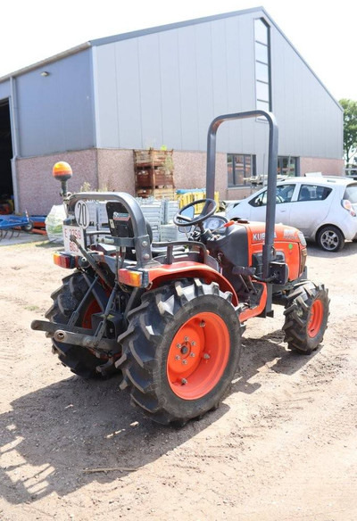 Kubota B2530 - Trator: foto 5 Kubota B2530 - Trator: foto 5
