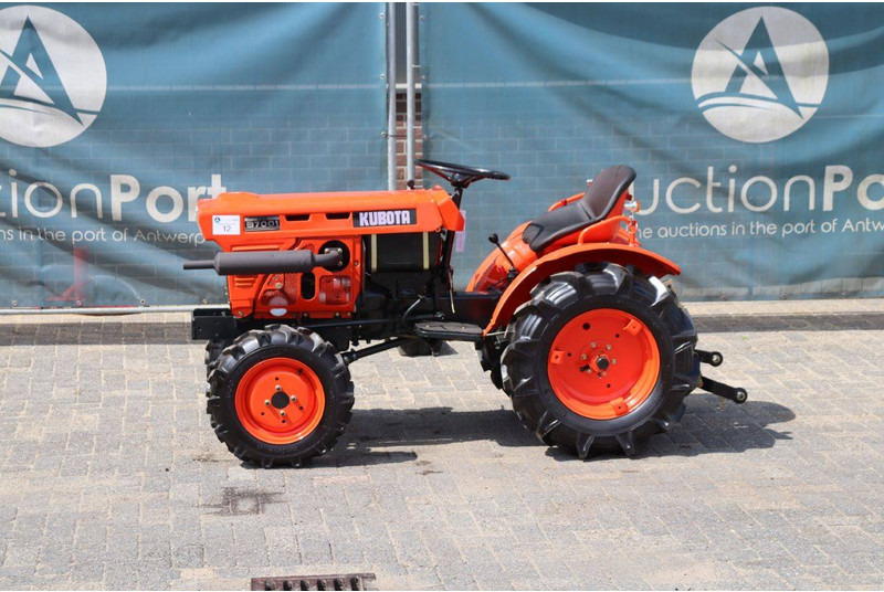 Kubota B7001 - Trator: foto 1 Kubota B7001 - Trator: foto 1