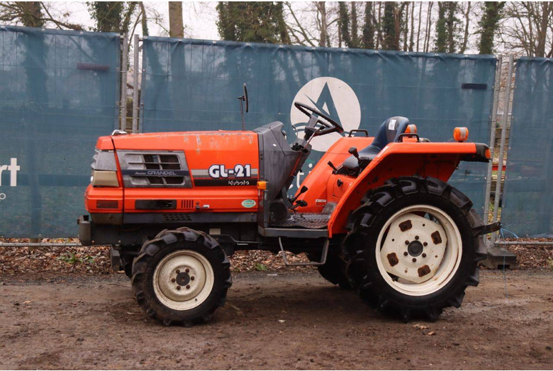 Kubota GL-21 Sunshine Grandel - Trator: foto 1 Kubota GL-21 Sunshine Grandel - Trator: foto 1