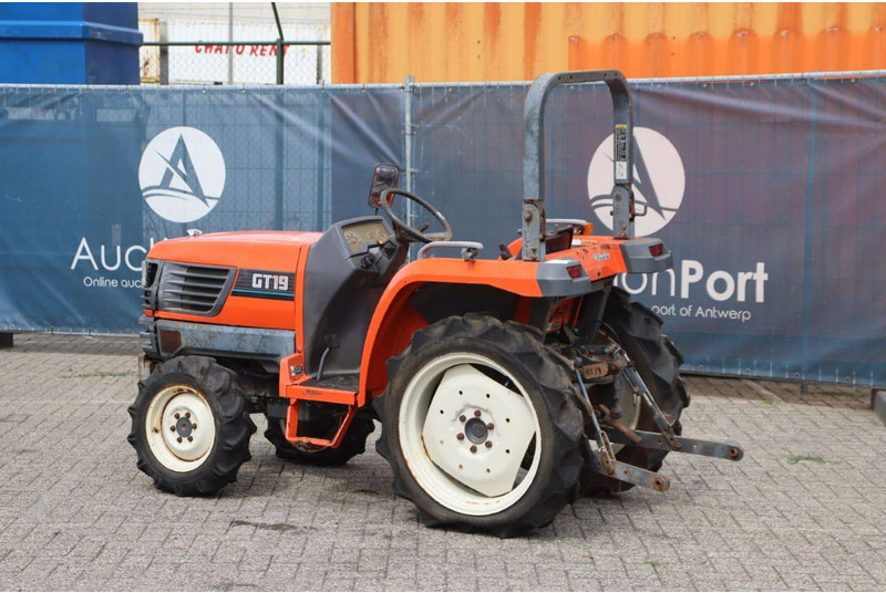 Kubota GT19 - Trator: foto 3 Kubota GT19 - Trator: foto 3