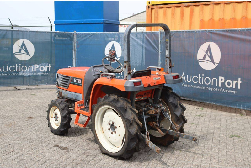 Kubota GT19 - Trator: foto 4 Kubota GT19 - Trator: foto 4