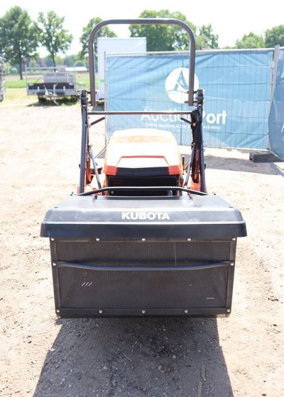 Kubota GZD15-II - Cortador de grama: foto 4 Kubota GZD15-II - Cortador de grama: foto 4