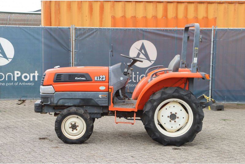 Kubota KL23 - Trator: foto 2 Kubota KL23 - Trator: foto 2