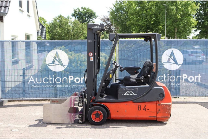 Linde E18C-02 - Empilhadeira elétrica: foto 2 Linde E18C-02 - Empilhadeira elétrica: foto 2