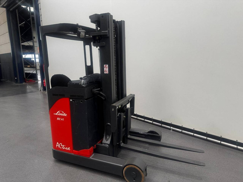 Linde R14 - Empilhador retráctil: foto 2 Linde R14 - Empilhador retráctil: foto 2