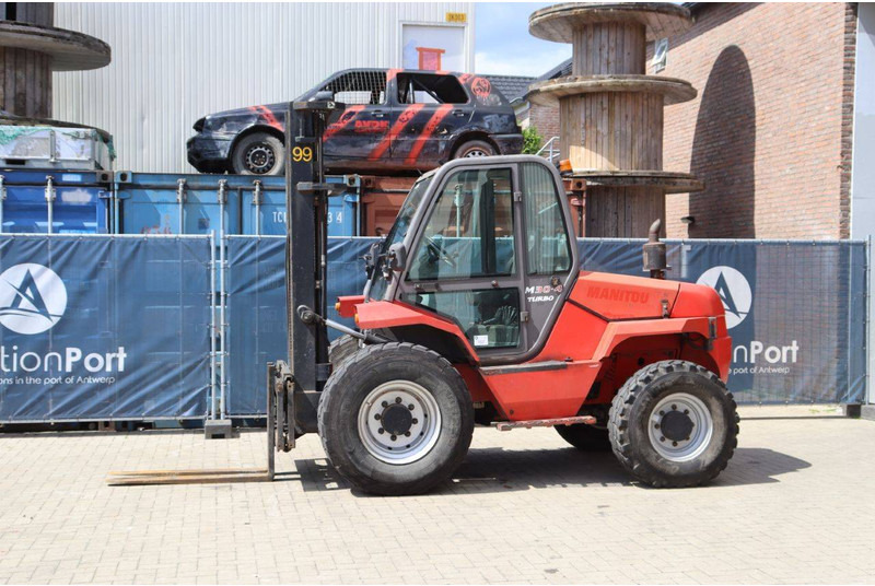 Manitou M30-4 Turbo - Empilhador todo-o-terreno: foto 1 Manitou M30-4 Turbo - Empilhador todo-o-terreno: foto 1
